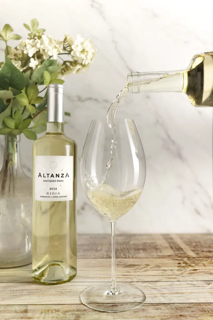 JÓVENES SINGULARES Altanza Blanco Sauvignon Blanc  (Caja de 6 botellas)-2.webp